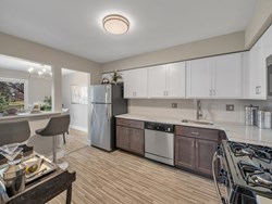 Image for Rochester Club Apartments - Rochester, MI - 1685 Bedford Square Dr